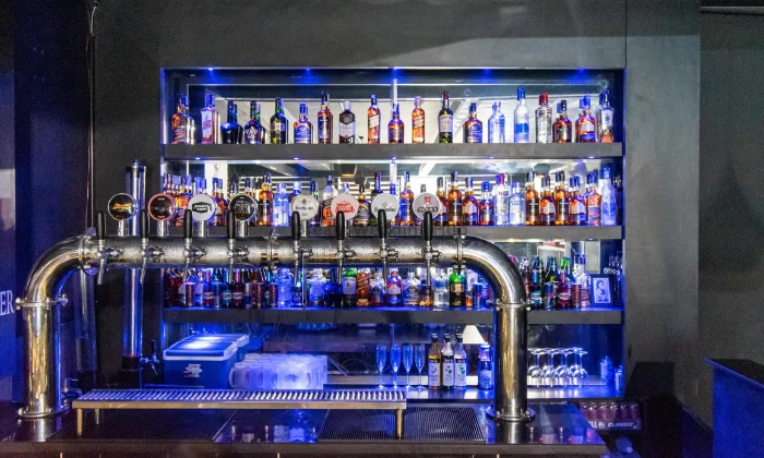 PB 32 Lounge And Bar